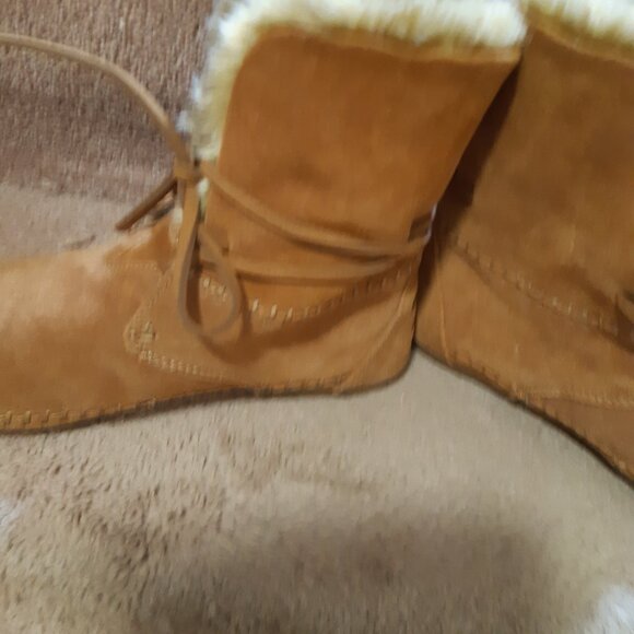 Toms Suede Moccasin-style Ladies winter boots SIZE W8 - Picture 10 of 12